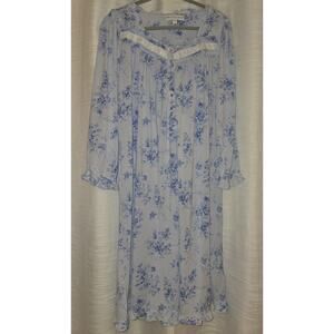 Eileen West long sleeve nightgown with a blue floral print lace trim Size S